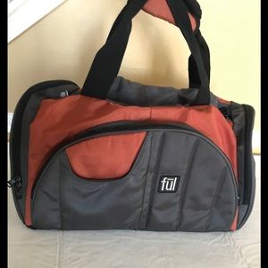 FUL travel bag/duffel bag.